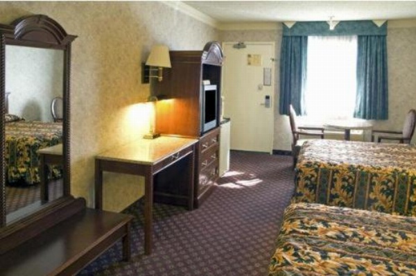Americas Best Value Inn & Suites - Fontana image 27