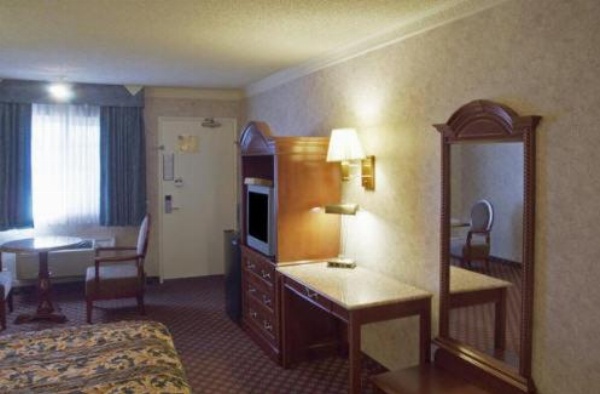 Americas Best Value Inn & Suites - Fontana image 28