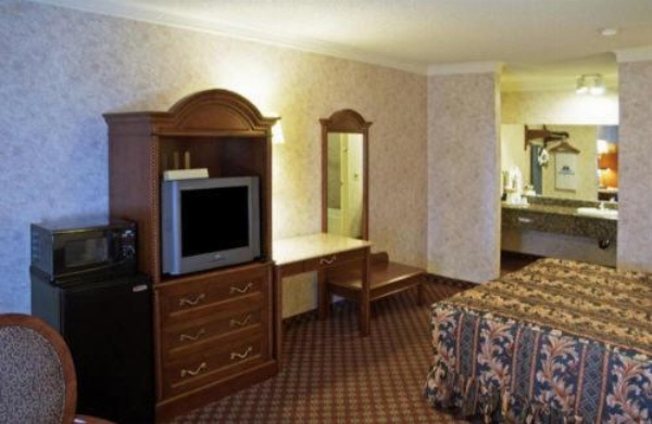 Americas Best Value Inn & Suites - Fontana image 29